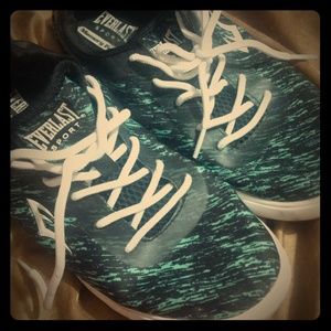 Everlast tennis shoes